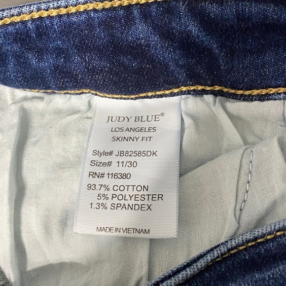 Judy Blue skinny fit jeans. 11/30 - Picture 4 of 6
